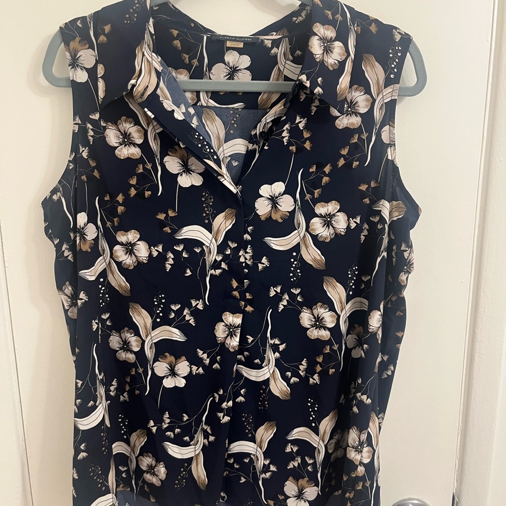 Floral Sleeveless Navy Top